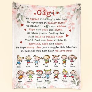We Hugged This Little Blanket - From 15 Up To 21 Kids - Personalized Blanket - Birthday Mother's Day Gift For Grandma, Nana, Mom - Gift From Grandkids Big Size